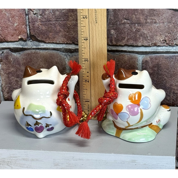 Set of 2 Vintage Japan Maneki Neko Lucky Cat Ceramic Coin Banks Statues - Picture 4 of 11